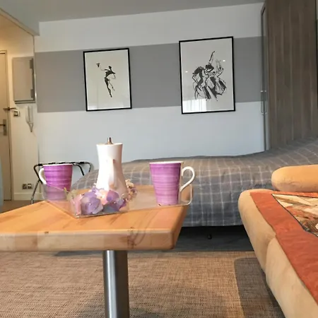 Le Turenne Apartment